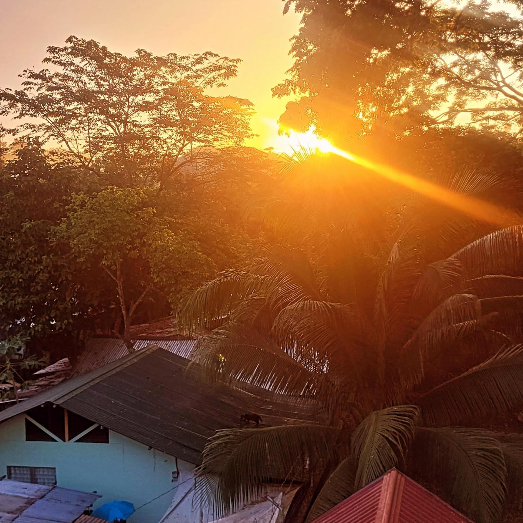 La Vida Hostel Puerto Princesa Exterior photo